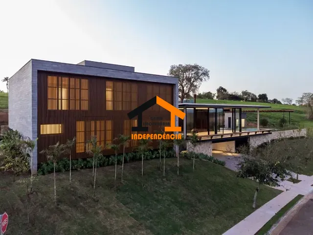 Casa com 1352m² 5 quartos e 6 banheiros, à venda ou para alugar, no bairro Fazenda Dona Carolina em Itatiba
