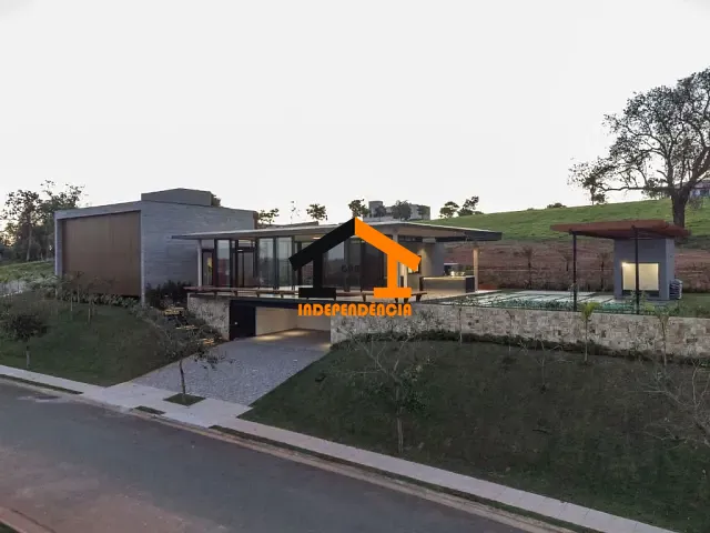 Casa com 1352m² 5 quartos e 6 banheiros, à venda ou para alugar, no bairro Fazenda Dona Carolina em Itatiba