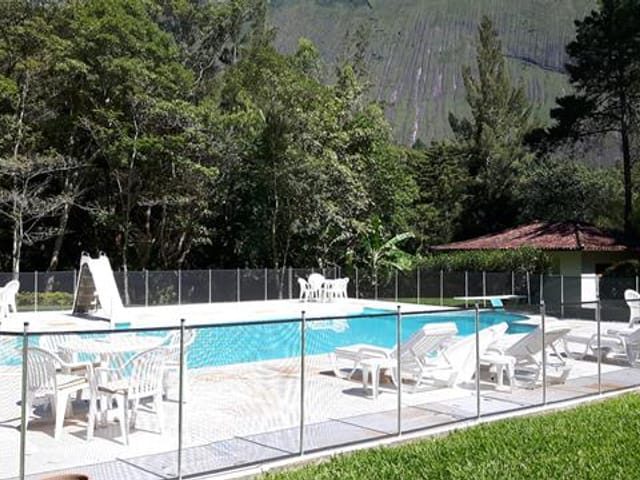 Casa com 6480m², à venda, no bairro Araras em Petrópolis