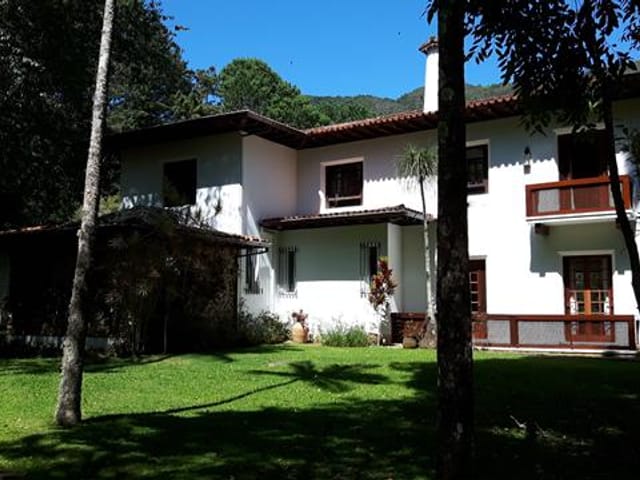 Casa com 6480m², à venda, no bairro Araras em Petrópolis