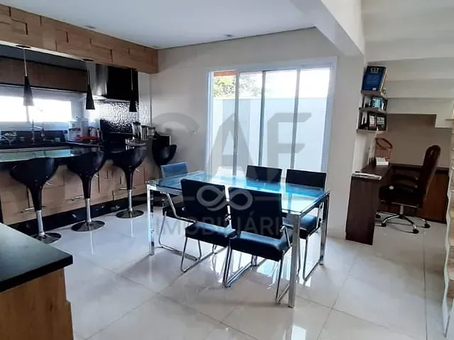 Casa com 300m² 4 quartos e 3 banheiros, à venda, no bairro Condomínio Villa Guedes  em Jaguariúna