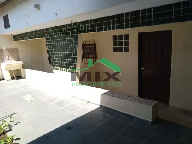 Casa com 250m² 2 quartos e 2 banheiros, à venda, no bairro Corumba em Itanhaém