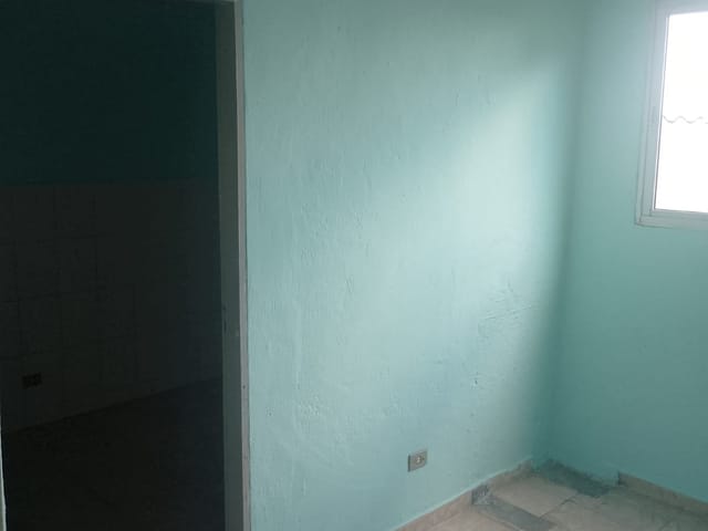 Casa 2 quartos e 1 banheiro, para alugar, no bairro Jardim Gustavo em São Paulo