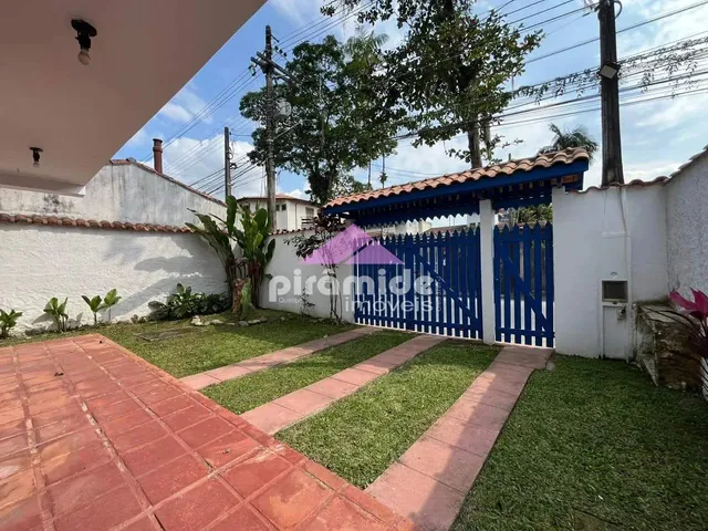 Casa com 10m² 3 quartos e 3 banheiros, à venda, no bairro Itaguá em Ubatuba