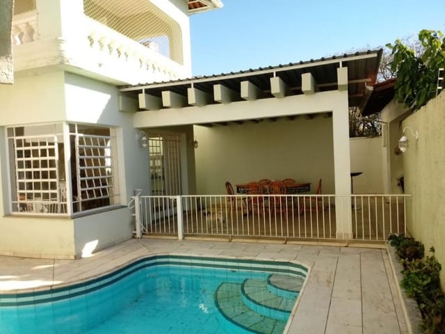 Casa com 600m² 6 quartos e 5 banheiros, à venda ou para alugar, no bairro Centro em São João da Boa Vista