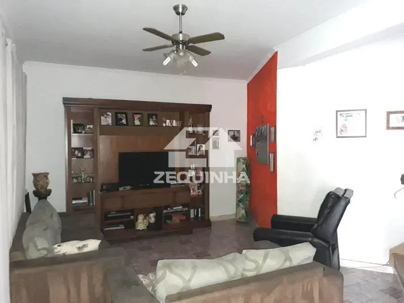 Casa, 4 quartos, 267 m² - Foto 1