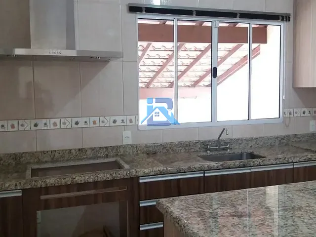 Casa com 250m² 3 quartos e 1 banheiro, à venda ou para alugar, no bairro Loteamento Residencial Central Park I em Itatiba