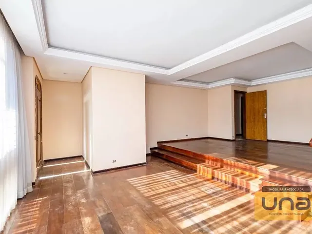 Casa com 450m² 6 quartos e 3 banheiros, à venda ou para alugar, no bairro Mercês em Curitiba