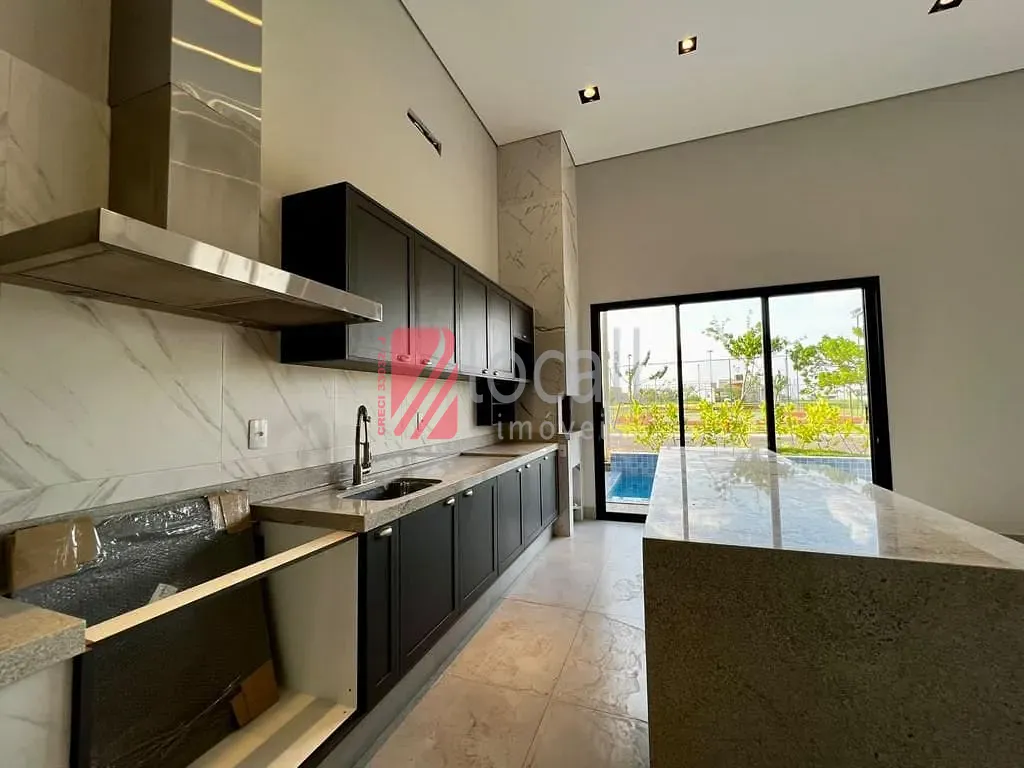 Casa com 3 quartos à venda, 208m² — foto 5 de 9
