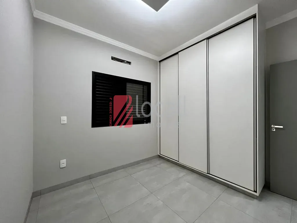 Casa com 3 quartos à venda, 208m² — foto 8 de 9