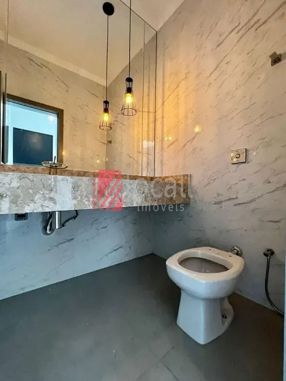 Casa com 3 quartos à venda, 208m² — foto 6 de 9