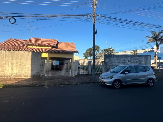 Casa com 343m² 2 quartos e 1 banheiro, para alugar, no bairro Jardim Morumbi em Cambé