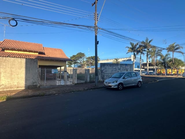 Casa com 343m² 2 quartos e 1 banheiro, para alugar, no bairro Jardim Morumbi em Cambé