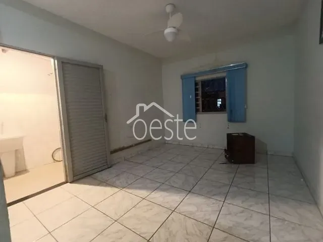 Casa com 80m² 1 quarto e 1 banheiro, para alugar, no bairro Parque Residencial São Joaquim II em Santa Bárbara D'Oeste