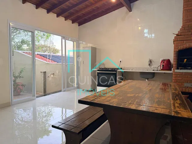 Casa com 223m² 4 quartos e 4 banheiros, à venda, no bairro Parque Residencial Eloy Chaves em Jundiaí