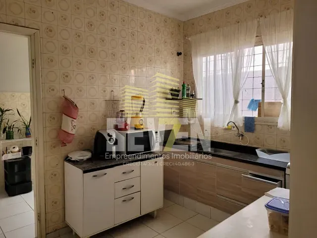 Casa com 220m² 3 quartos e 2 banheiros, à venda, no bairro Centro em Bauru