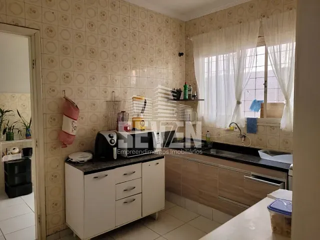 Casa com 220m² 3 quartos e 2 banheiros, à venda, no bairro Centro em Bauru