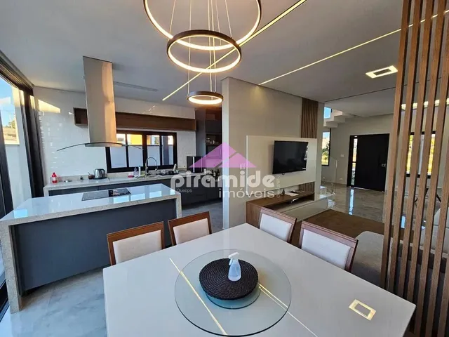 Casa com 10m² 3 quartos e 5 banheiros, à venda, no bairro Jardim Jacinto em Jacareí