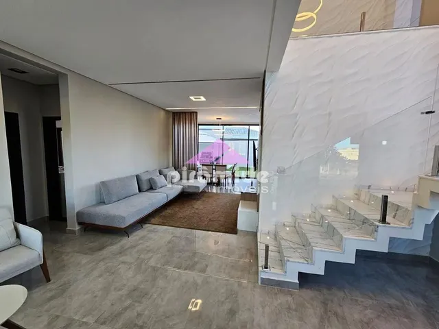 Casa com 10m² 3 quartos e 5 banheiros, à venda, no bairro Jardim Jacinto em Jacareí