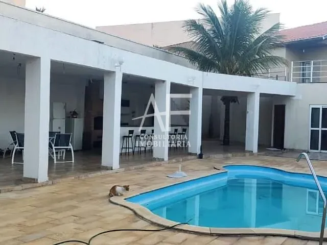 Casa com 760m² 4 quartos e 2 banheiros, à venda, no bairro Jardim Paulista em Taubaté