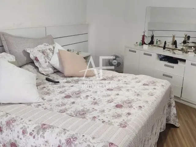Casa com 760m² 4 quartos e 2 banheiros, à venda, no bairro Jardim Paulista em Taubaté