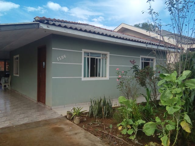 Casa com 462m² 2 quartos e 1 banheiro, à venda, no bairro Uvaranas em Ponta Grossa