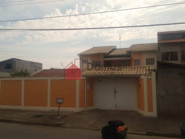 Casa com 300m², à venda, no bairro Residencial Comercial Vila Verde em Pindamonhangaba