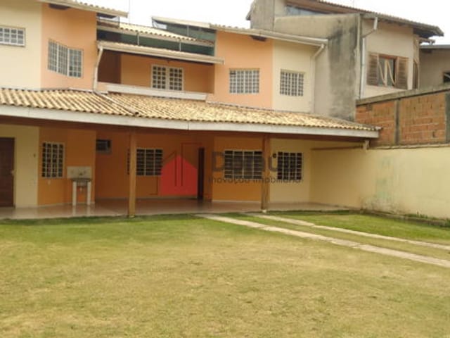 Casa com 300m², à venda, no bairro Residencial Comercial Vila Verde em Pindamonhangaba