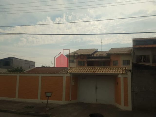 Casa com 300m², à venda, no bairro Residencial Comercial Vila Verde em Pindamonhangaba