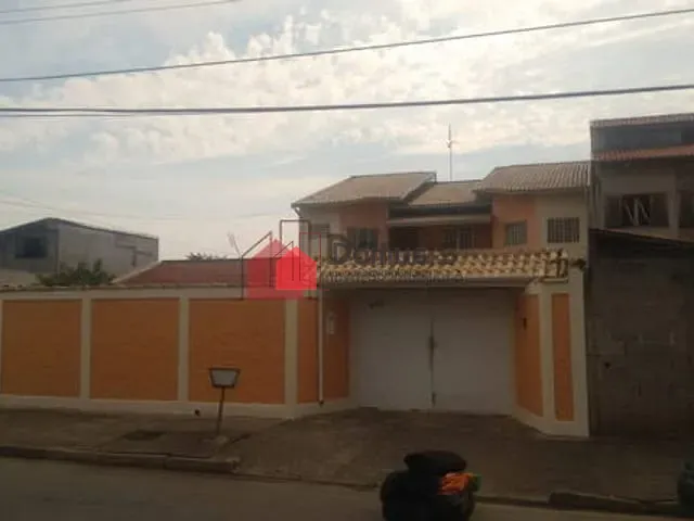 Casa com 300m², à venda, no bairro Residencial Comercial Vila Verde em Pindamonhangaba