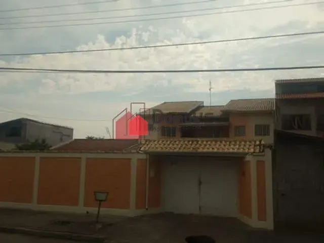 Casa com 300m², à venda, no bairro Residencial Comercial Vila Verde em Pindamonhangaba