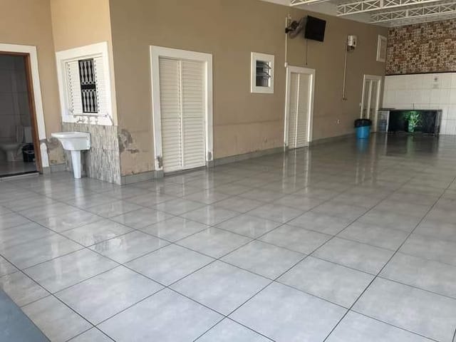 Casa com 540m² 2 quartos e 1 banheiro, à venda, no bairro Cidade Satélite Íris em Campinas