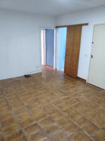 Casa com 120m² 3 quartos e 1 banheiro, para alugar, no bairro Parque Santo Antônio em São Paulo