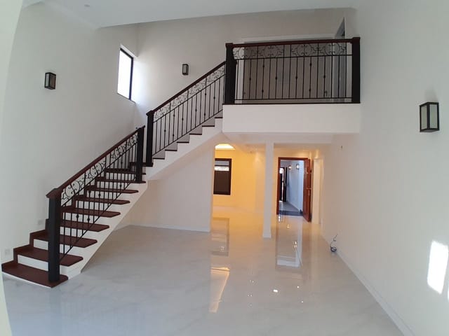 Casa com 300m² 4 quartos e 6 banheiros, à venda, no bairro Jardim Nova Sao Joao em São João da Boa Vista