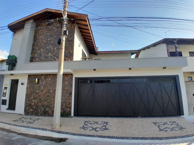 Casa com 300m² 4 quartos e 6 banheiros, à venda, no bairro Jardim Nova Sao Joao em São João da Boa Vista