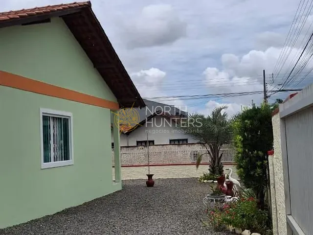 Casa com 295m² 3 quartos e 3 banheiros, à venda, no bairro Jardim Iririú em Joinville