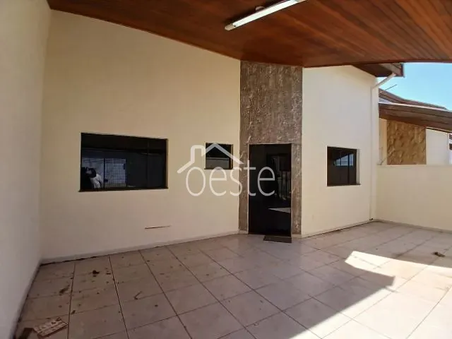 Casa com 125m² 3 quartos e 2 banheiros, para alugar, no bairro Residencial Furlan em Santa Bárbara D'Oeste