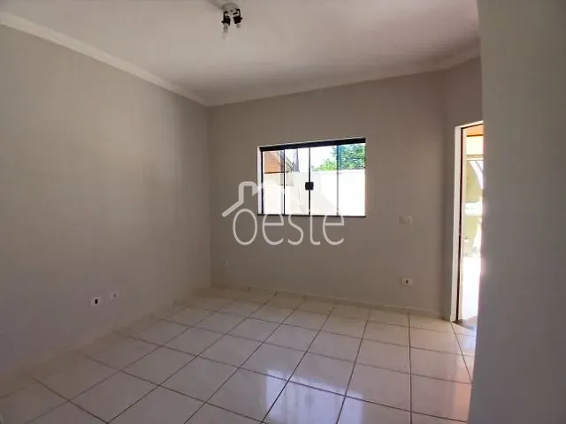 Casa com 125m² 3 quartos e 2 banheiros, para alugar, no bairro Residencial Furlan em Santa Bárbara D'Oeste