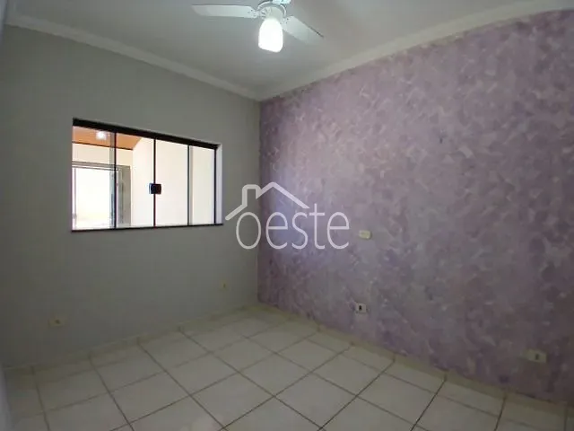 Casa com 125m² 3 quartos e 2 banheiros, para alugar, no bairro Residencial Furlan em Santa Bárbara D'Oeste