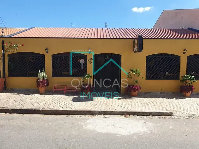 Casa com 325m² 2 quartos e 3 banheiros, à venda ou para alugar, no bairro Jardim Ermida I em Jundiaí