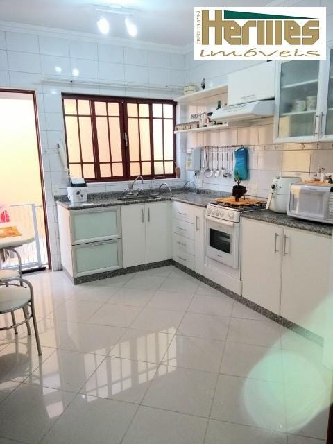 Casa, 3 quartos, 235 m² - Foto 8