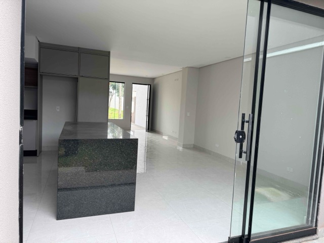 Casa com 175m² 3 quartos e 3 banheiros, à venda, no bairro Jardim Ecoville I em Cambé