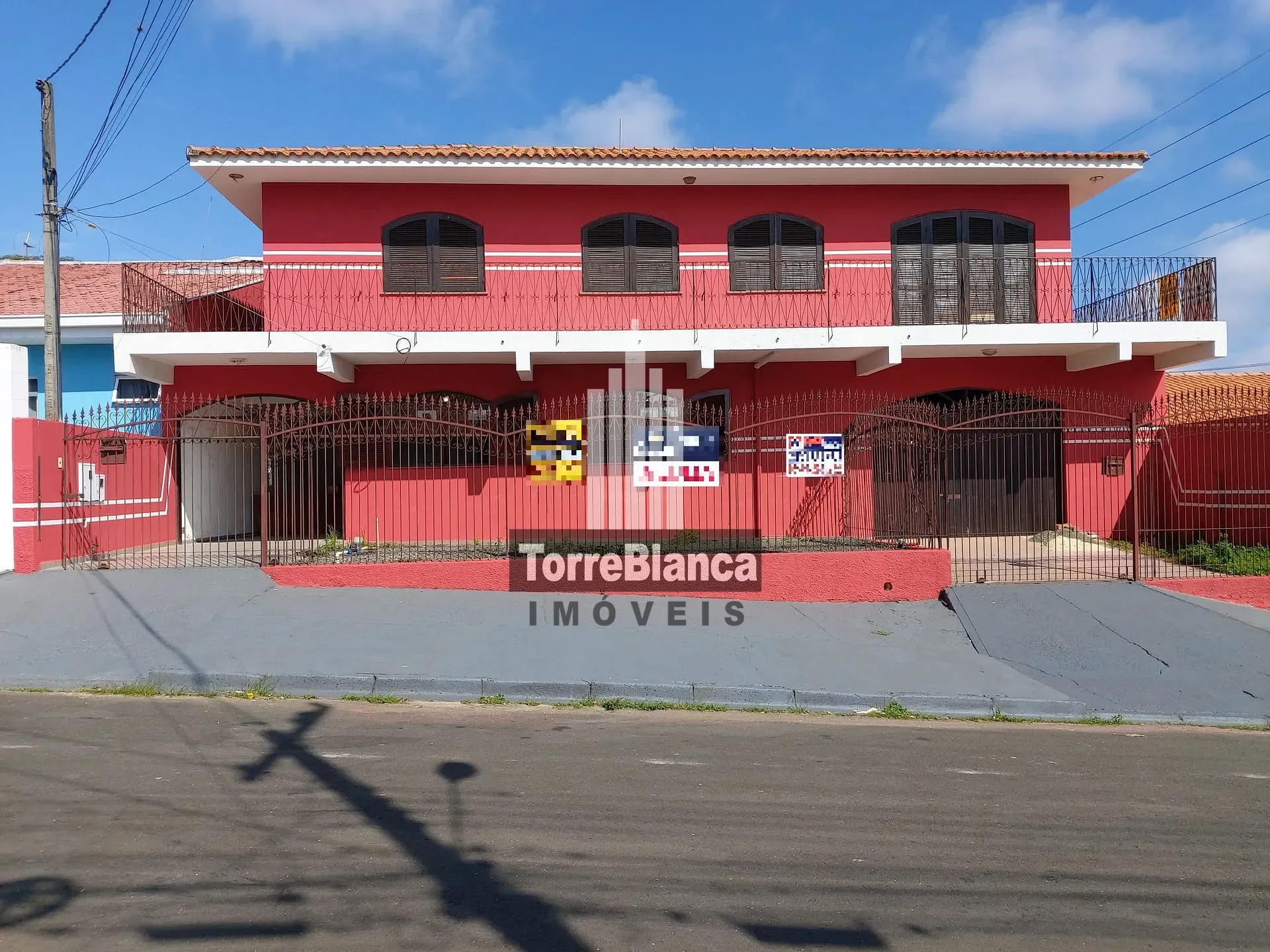 Casa, 4 quartos, 202 m² - Foto 1