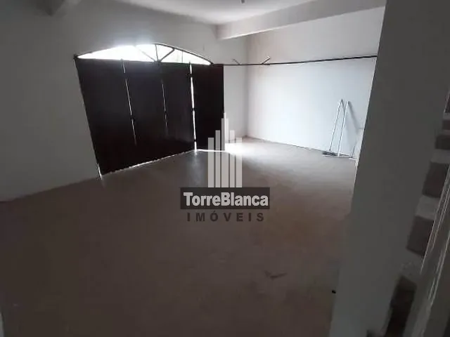 Casa com 1m² 4 quartos e 2 banheiros, para alugar, no bairro Uvaranas em Ponta Grossa