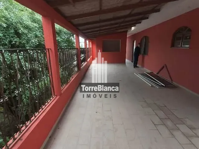 Casa com 1m² 4 quartos e 2 banheiros, para alugar, no bairro Uvaranas em Ponta Grossa