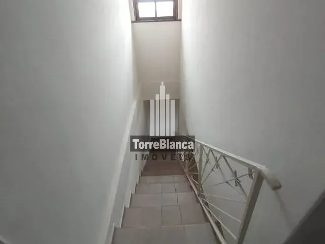 Casa com 1m² 4 quartos e 2 banheiros, para alugar, no bairro Uvaranas em Ponta Grossa