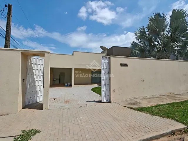 Casa 3 quartos e 3 banheiros, à venda, no bairro Vitória-Régia em Sorriso