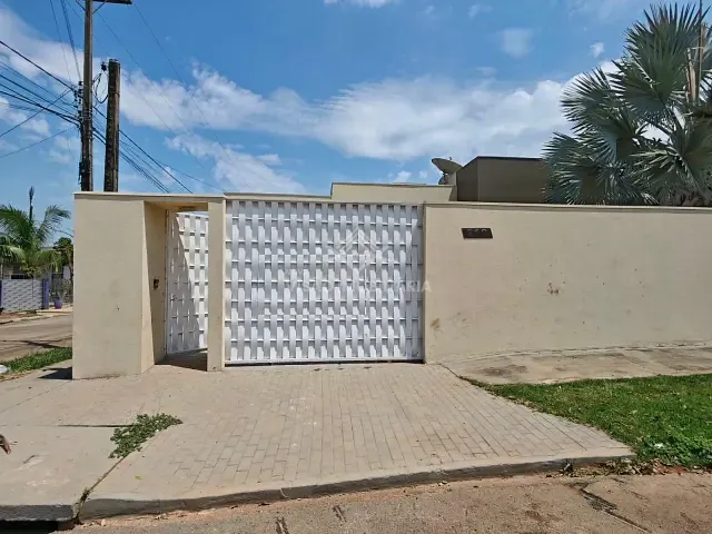 Casa 3 quartos e 3 banheiros, à venda, no bairro Vitória-Régia em Sorriso