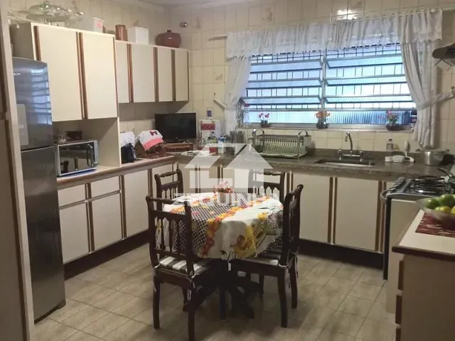 Casa com 312m² 4 quartos e 4 banheiros, à venda, no bairro Vila Campesina em Osasco