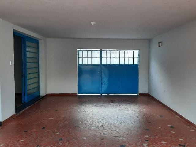 Foto do Casa - Casa com 3 dormitórios para alugar, 206 m² por R$ 2.618,24/mês - Nossa Senhora da Abadia - Uberaba/MG | ZUCATO IMOBILIARIA LTDA